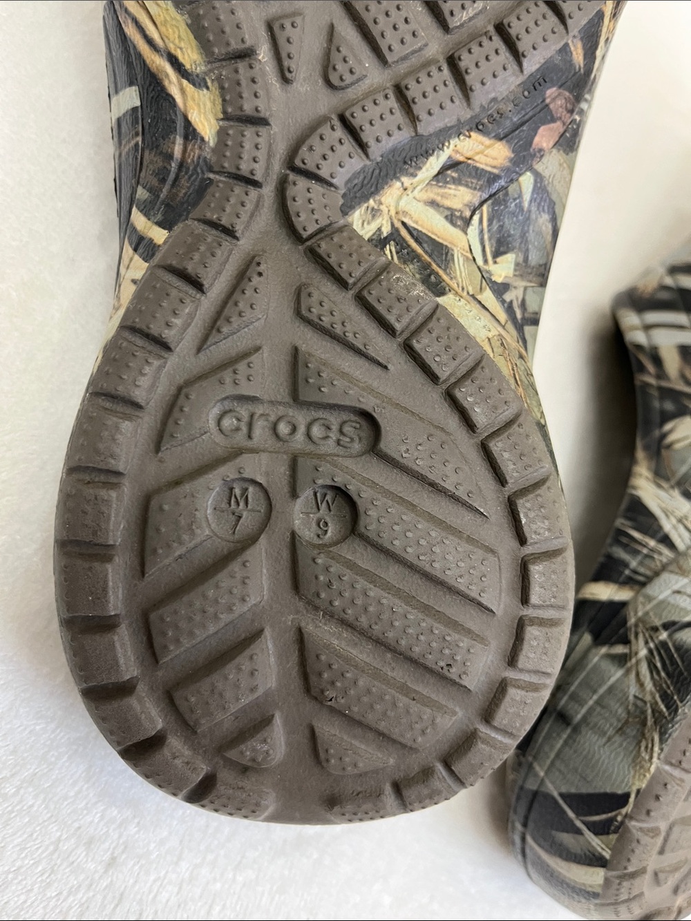 Crocs Modi Realtree Slide Sandals Men's Size 7 Women's Size 9 - Picture 6 of 6
